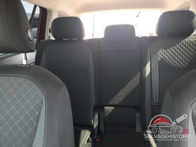 3VV1B7AX5JM063128 2018 VOLKSWAGEN TIGUAN photo no. 10