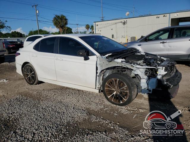 4T1B11HK2JU654392 2018 TOYOTA CAMRY photo no. 4