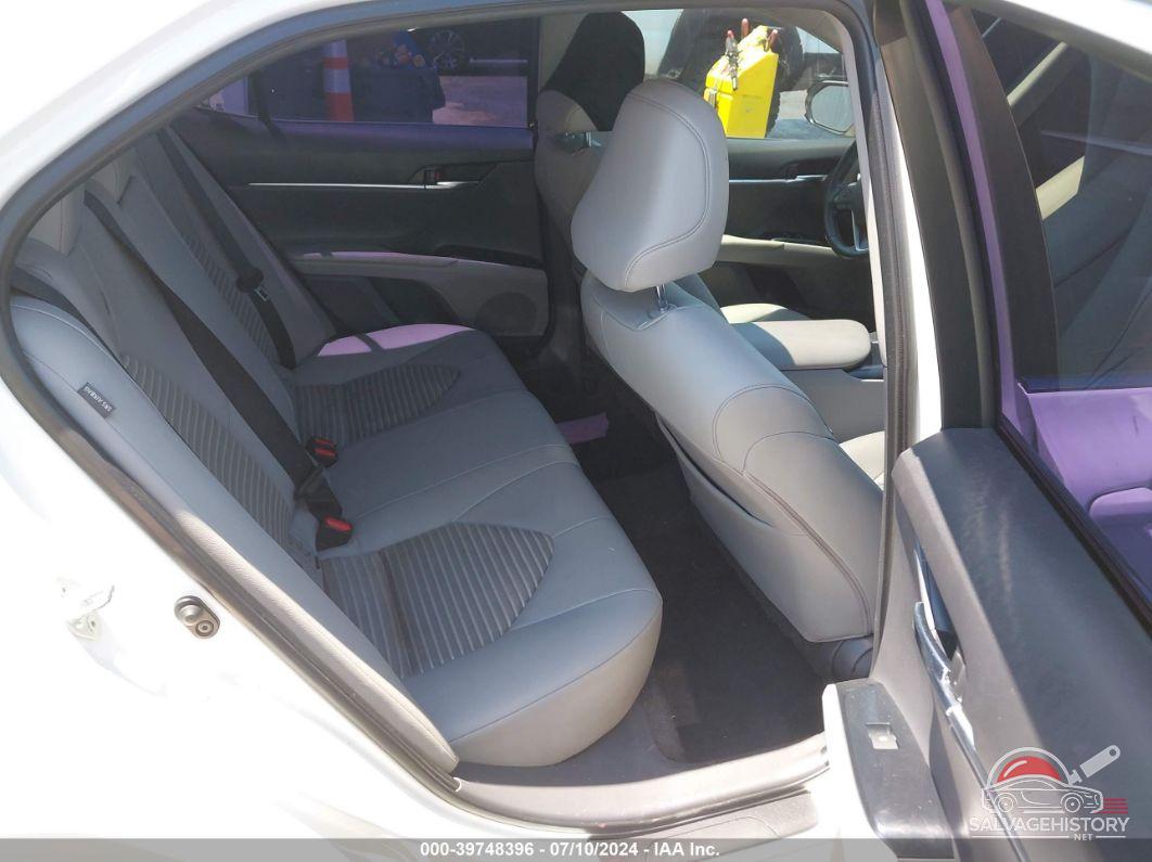 JTNB11HK0J3009813 2018 TOYOTA CAMRY photo no. 8