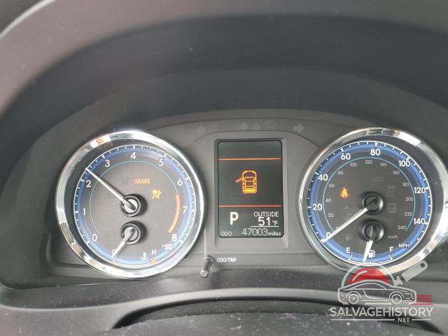 5YFBURHE0JP787797 2018 TOYOTA COROLLA photo no. 9