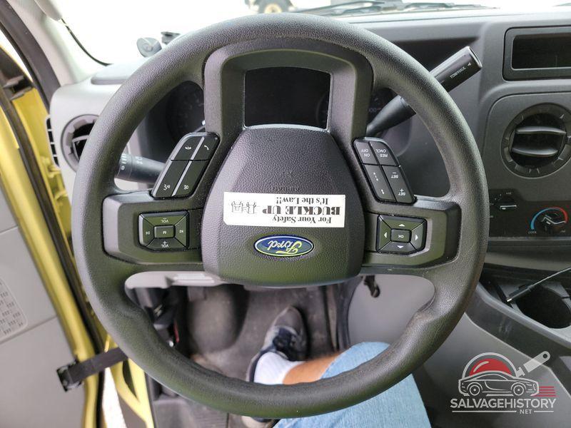 1FDXE4FN6NDC29241 2022 FORD E-450 CUTAWAY photo no. 3