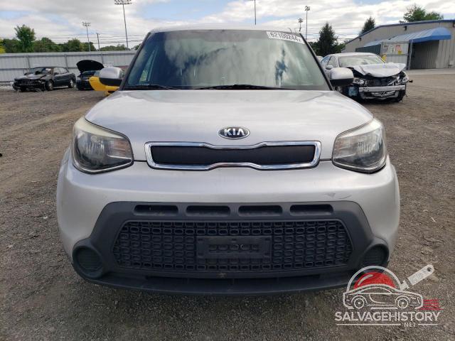 KNDJN2A26F7790583 2015 KIA SOUL photo no. 5