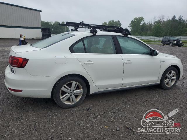3VW637AJ6EM274242 2014 VOLKSWAGEN JETTA photo no. 3