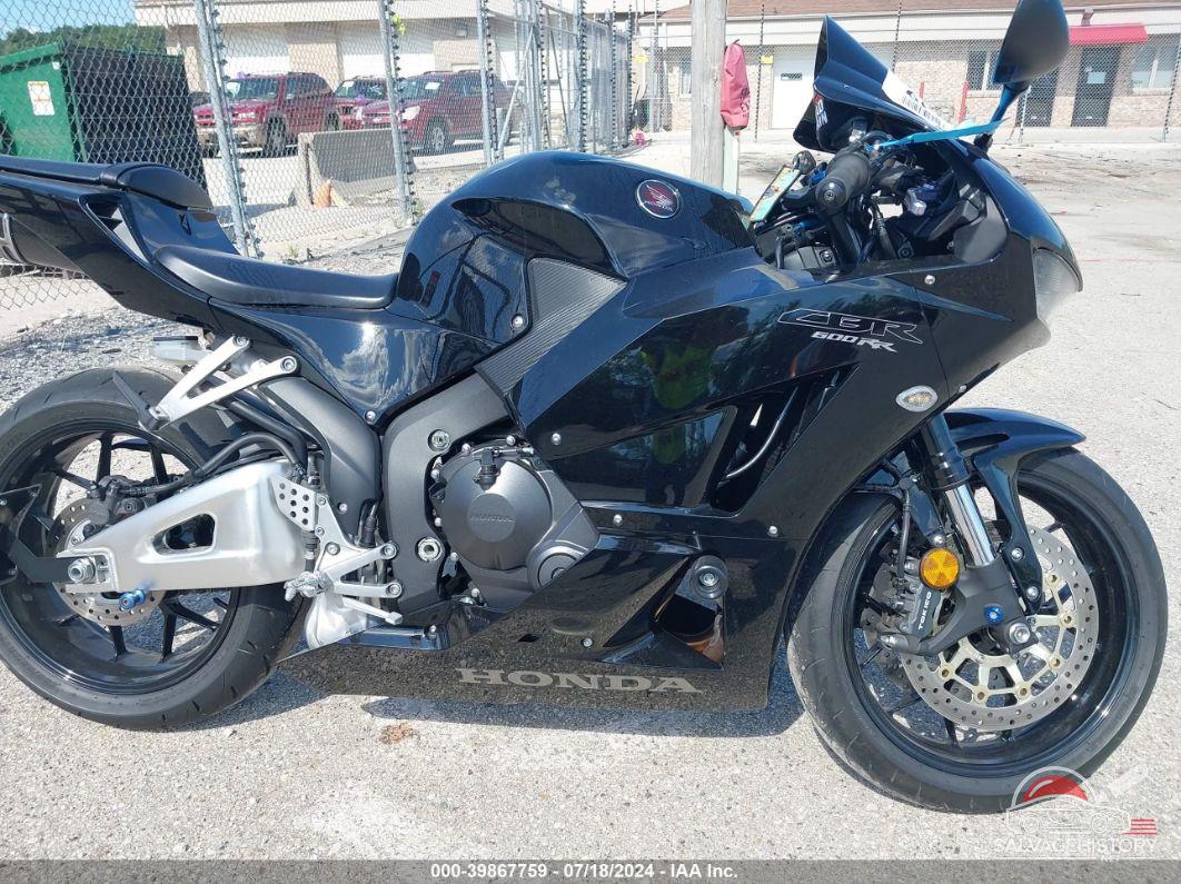 JH2PC4003FK800616 2015 HONDA CBR600 photo no. 8