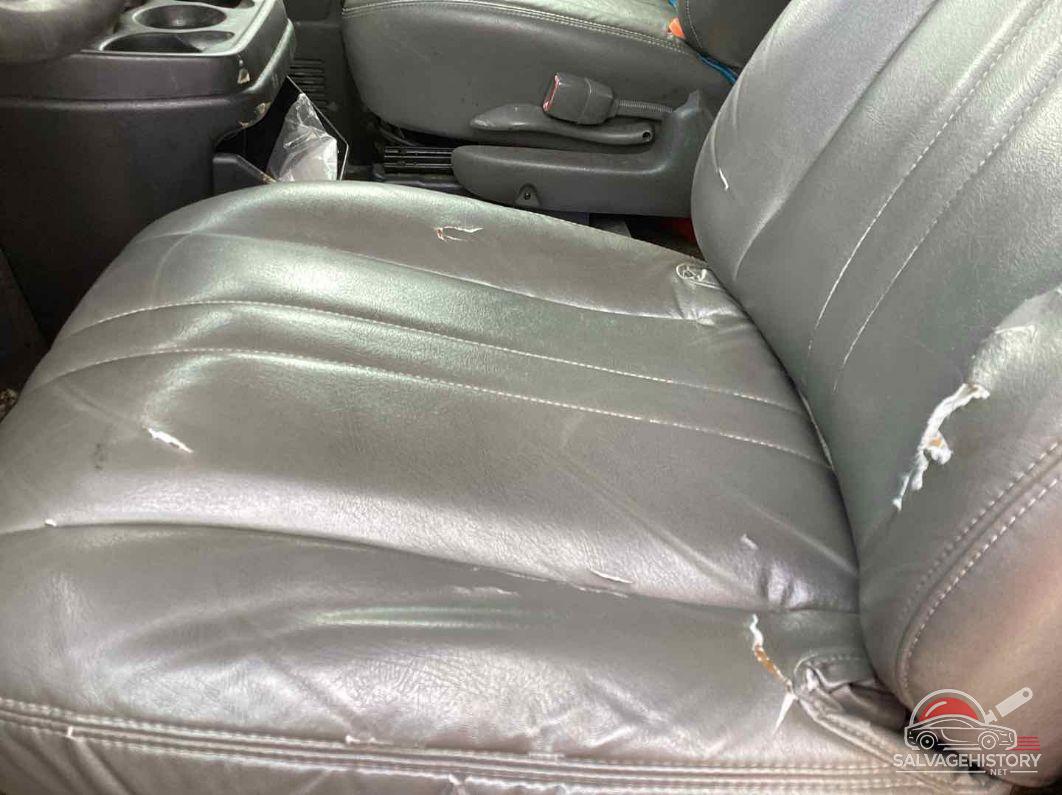 1GCFG15X171109993 2007 CHEVROLET EXPRESS G1500 photo no. 9