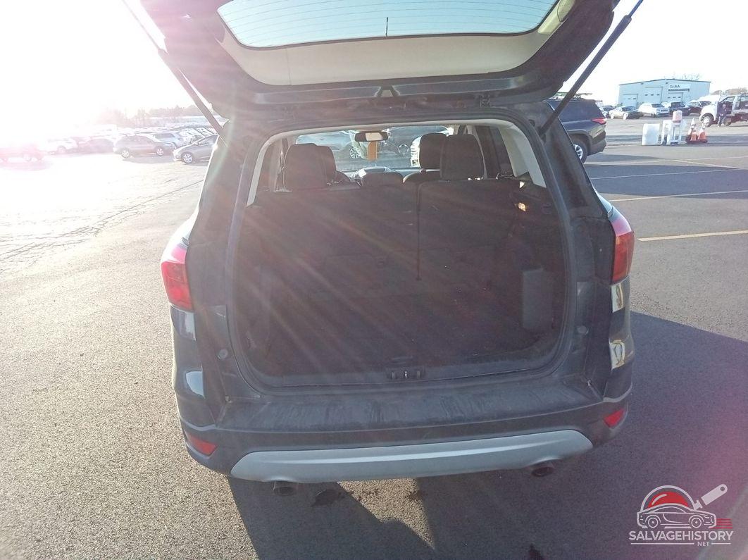 1FMCU0GD2KUA25760 2019 FORD ESCAPE photo no. 6