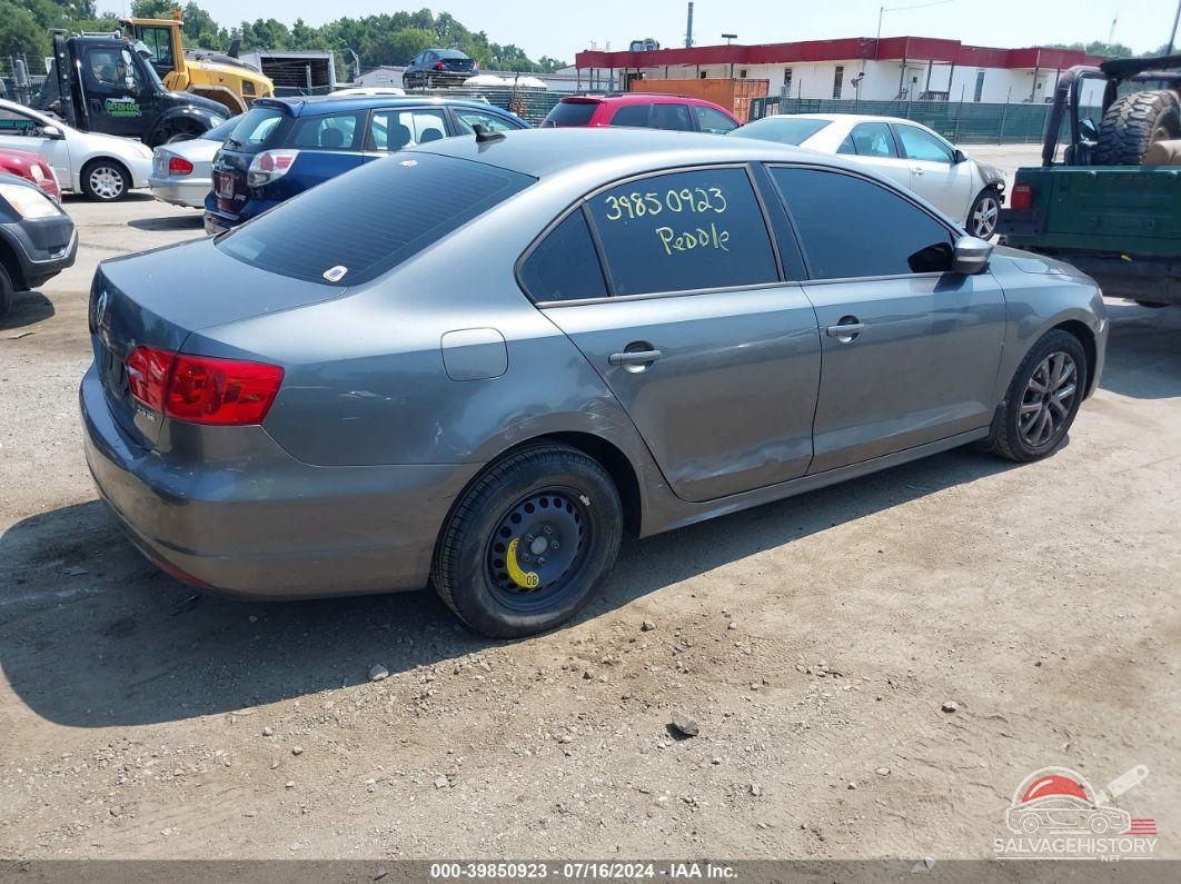 3VWDZ7AJ5BM398603 2011 VOLKSWAGEN JETTA photo no. 4