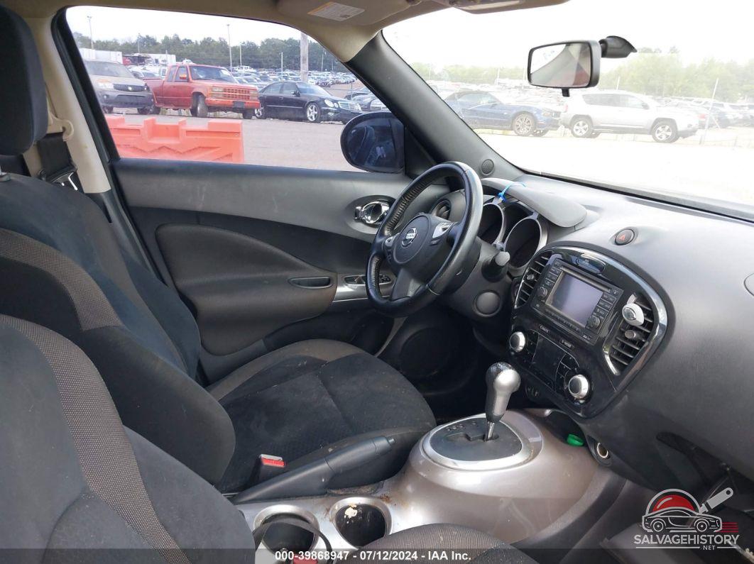 JN8AF5MR0BT012339 2011 NISSAN JUKE photo no. 5