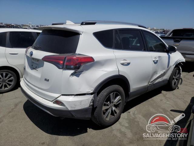 JTMWFREV4HJ143072 2017 TOYOTA RAV4 photo no. 3