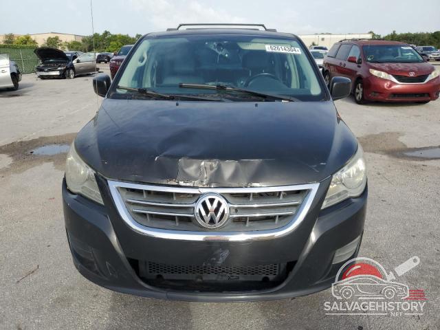 2V4RW3DG5BR767131 2011 VOLKSWAGEN ROUTAN photo no. 5