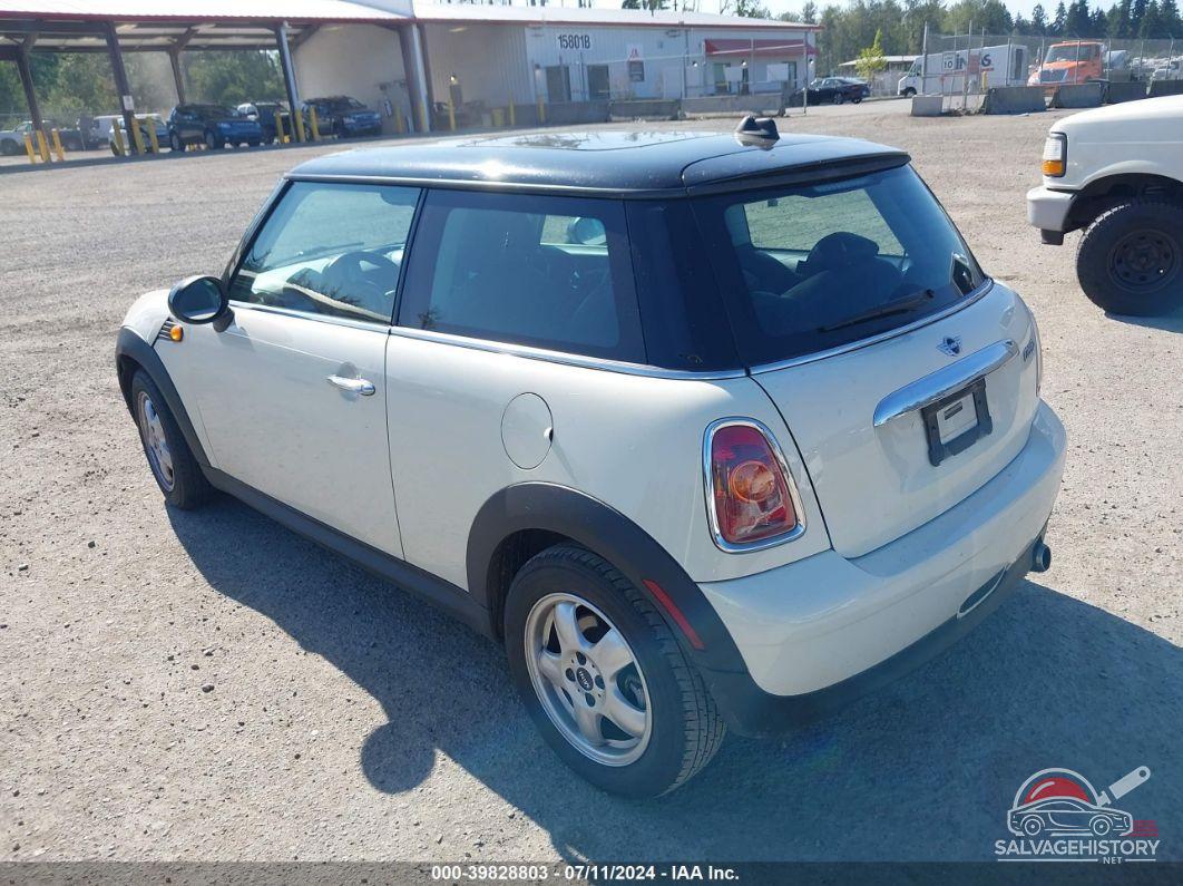 WMWMF3C57ATZ26434 2010 MINI COOPER photo no. 3