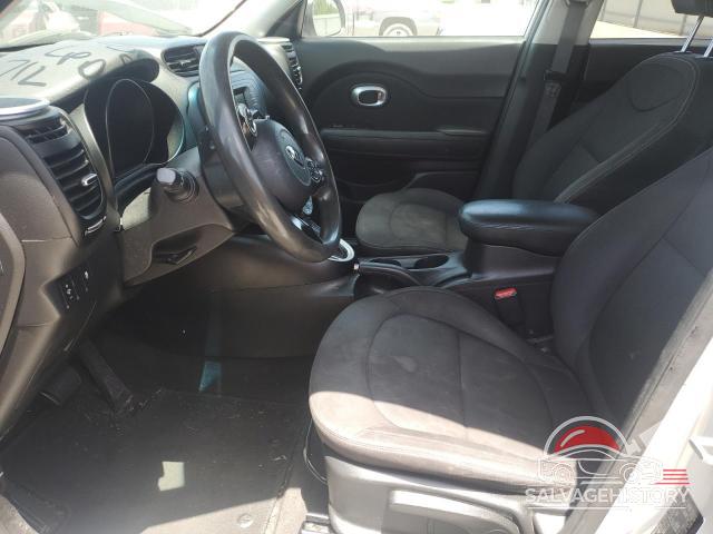 KNDJN2A26F7808631 2015 KIA SOUL photo no. 7