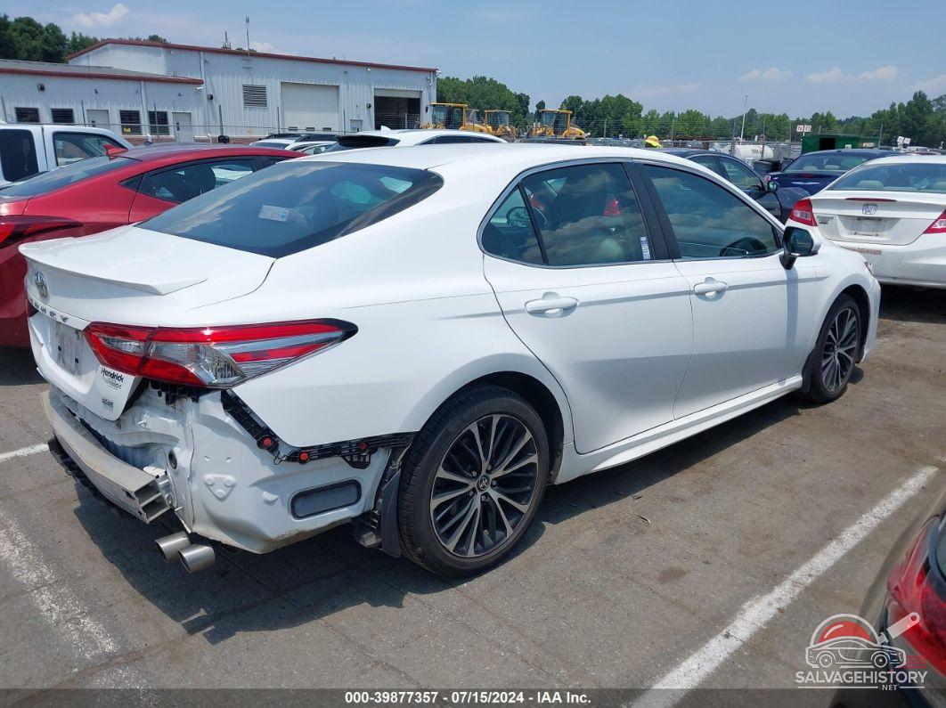 4T1B11HK6JU661779 2018 TOYOTA CAMRY photo no. 4