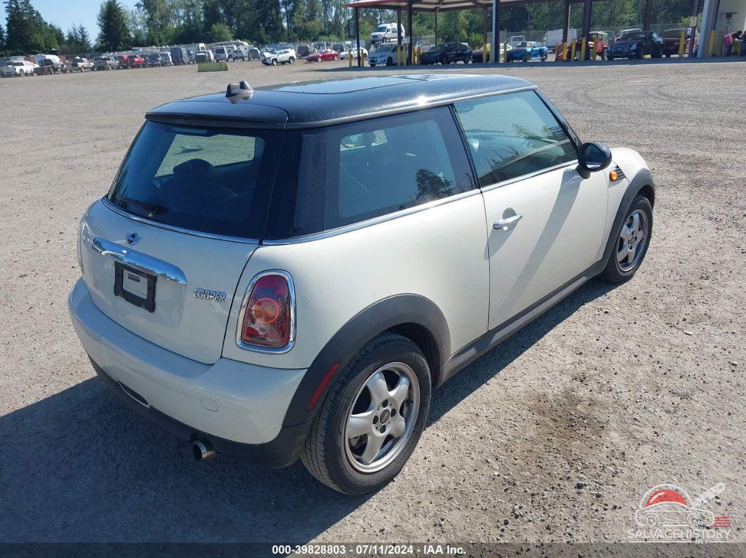 WMWMF3C57ATZ26434 2010 MINI COOPER photo no. 4