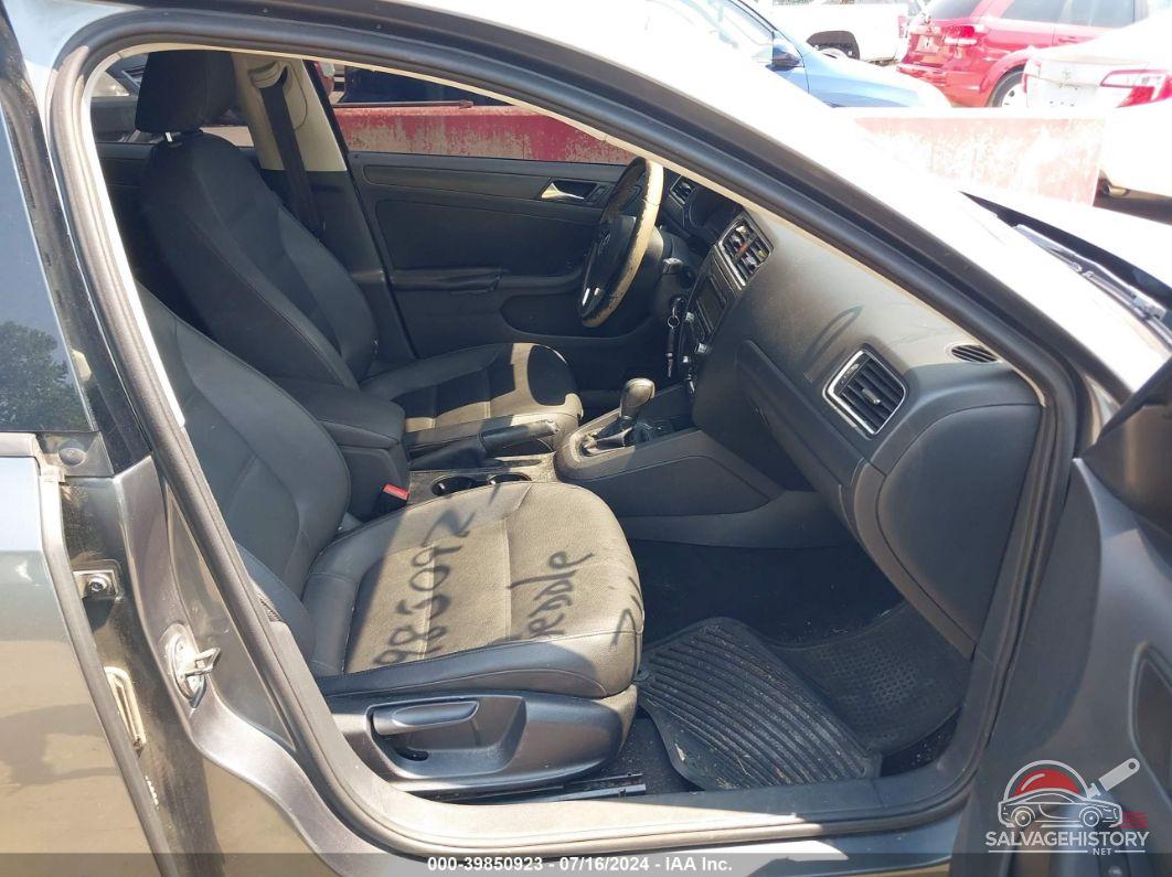 3VWDZ7AJ5BM398603 2011 VOLKSWAGEN JETTA photo no. 5