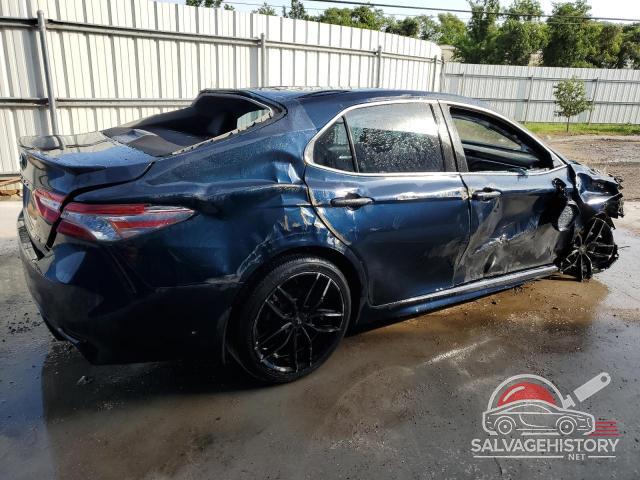 4T1B61HK8JU639851 2018 TOYOTA CAMRY photo no. 3