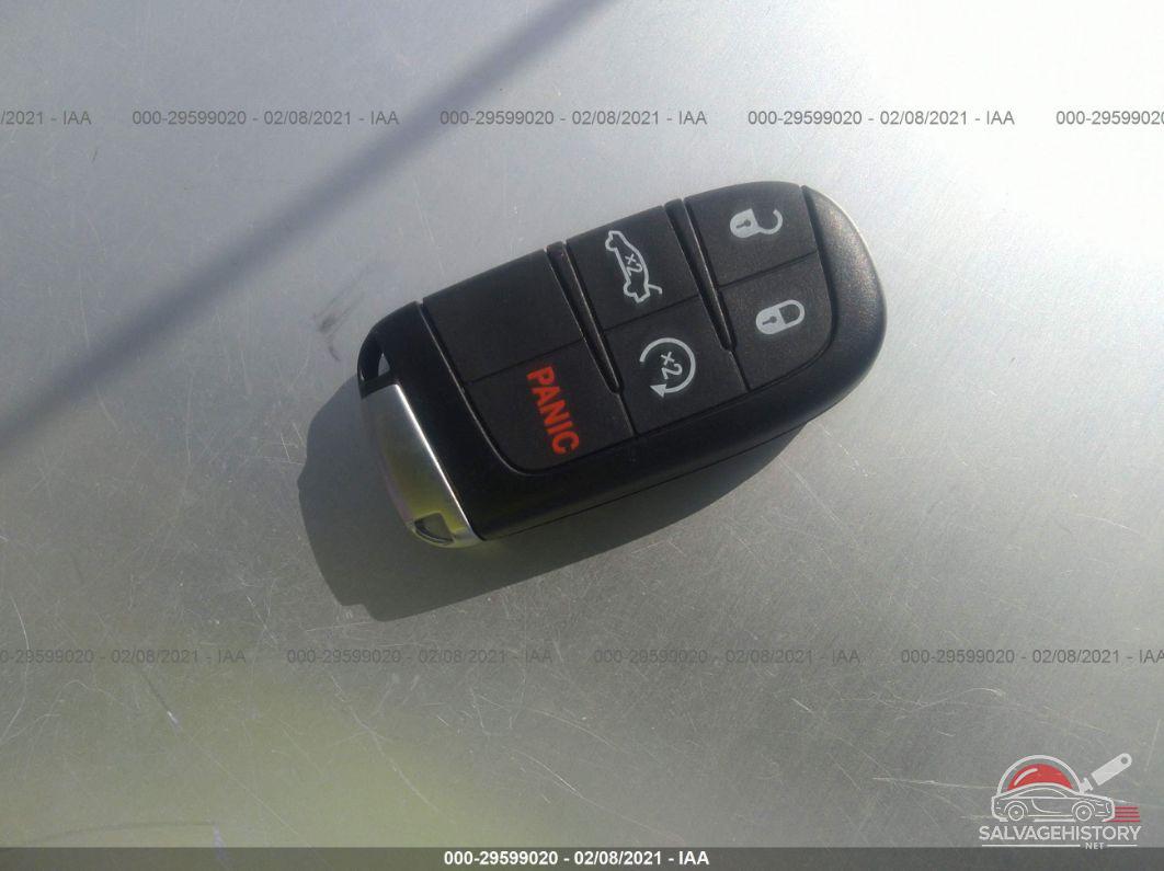 2C3CCAEG5KH585824 2019 CHRYSLER 300 photo no. 11