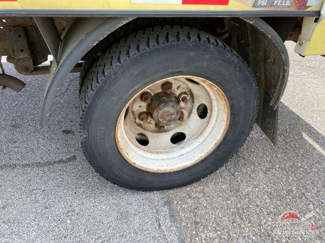 54DC4W1CXHS805237 2017 ISUZU NPR HD GAS REG photo no. 2