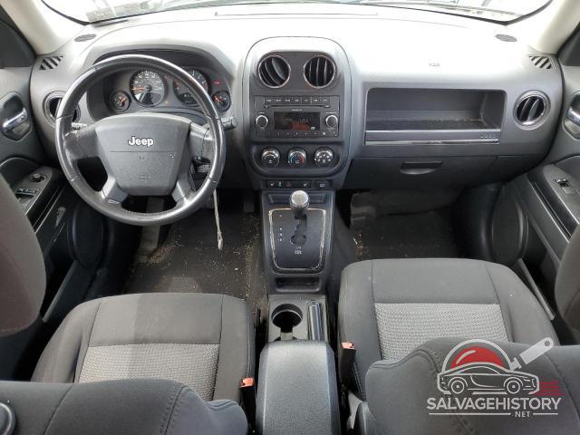 1J4NF1GB0AD675210 2010 JEEP PATRIOT photo no. 8