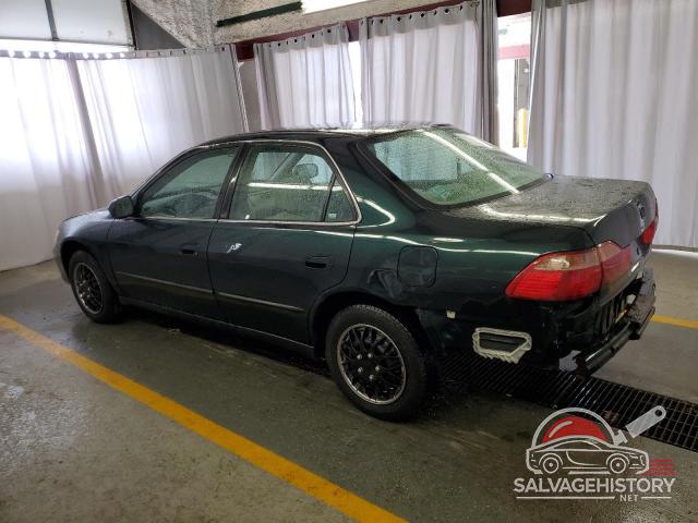 1HGCG564XWA213266 1998 HONDA ACCORD photo no. 2