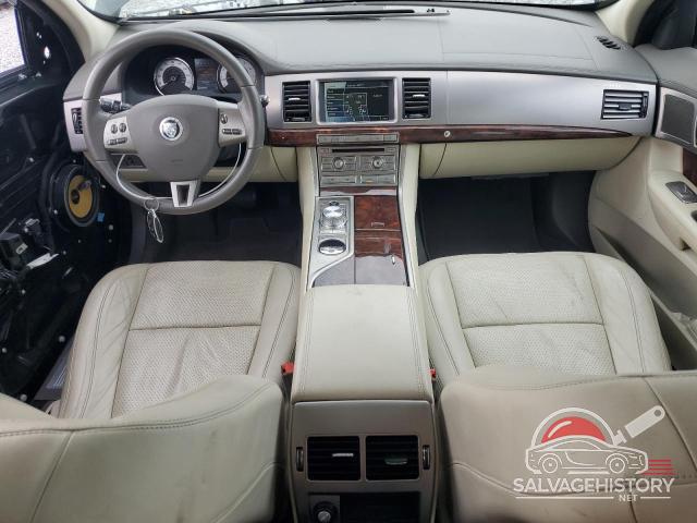 SAJWA0GB7BLS01914 2011 JAGUAR XF photo no. 8