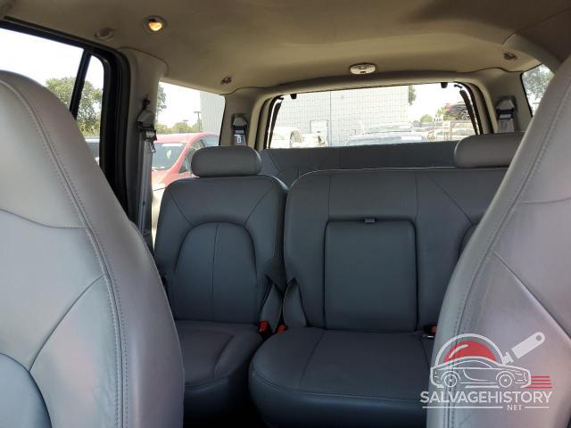 1FMRU15L2YLB75148 2000 FORD EXPEDITION photo no. 10