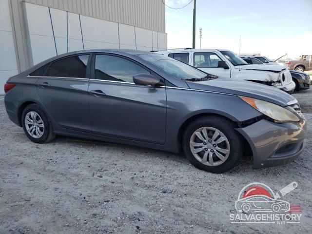 5NPEB4AC7BH035768 2011 HYUNDAI SONATA photo no. 4