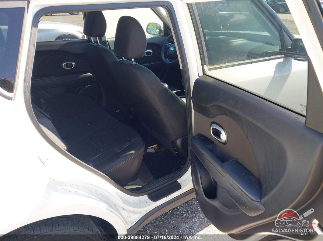 KNDJN2A26G7836849 2016 KIA SOUL photo no. 8