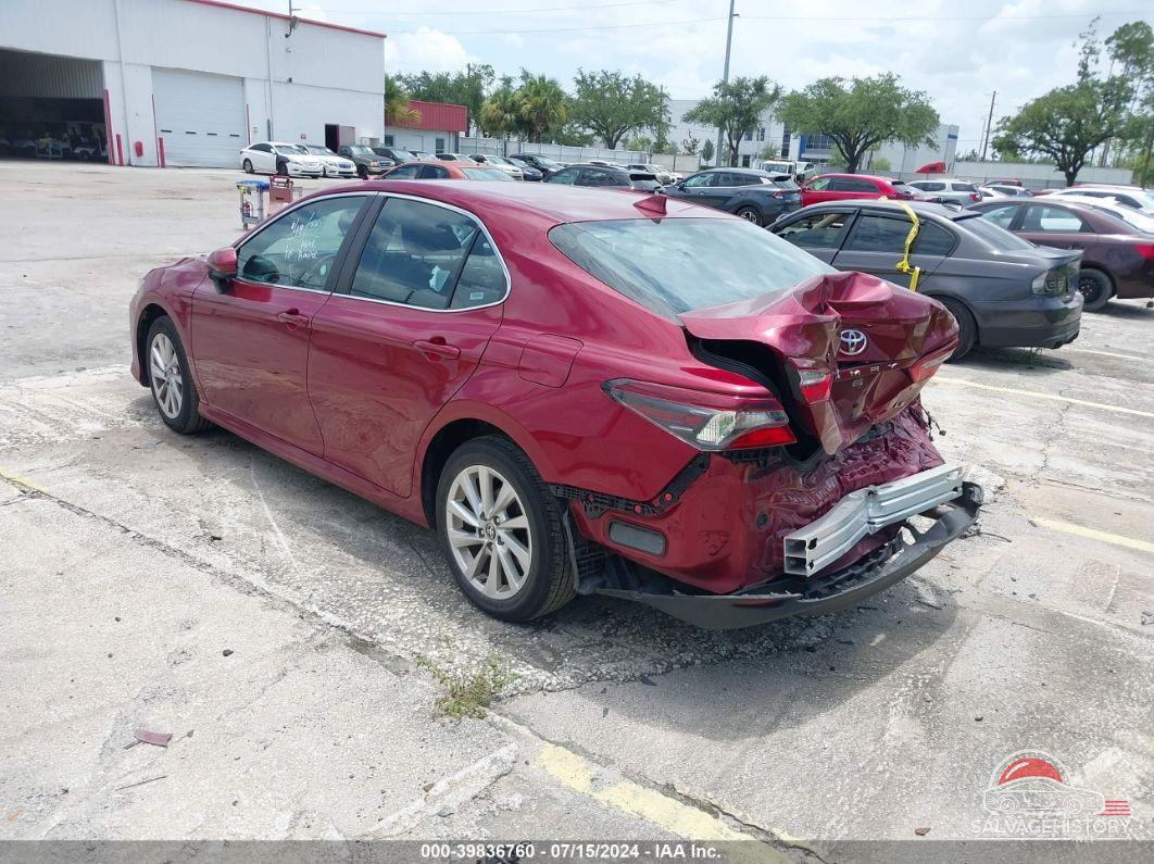 4T1C11AK8MU555093 2021 TOYOTA CAMRY photo no. 3