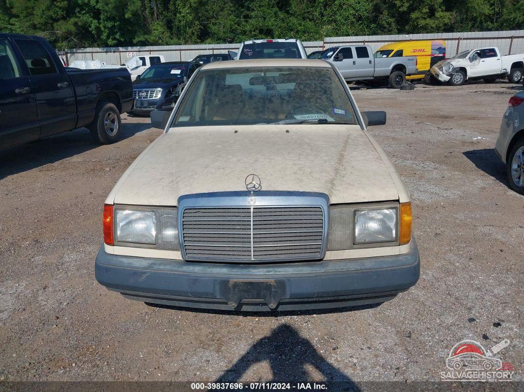 WDBEA26D2HA455686 1987 MERCEDES-BENZ 260 photo no. 6