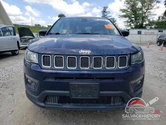 3C4NJDBB3JT154697 2018 JEEP COMPASS photo no. 5