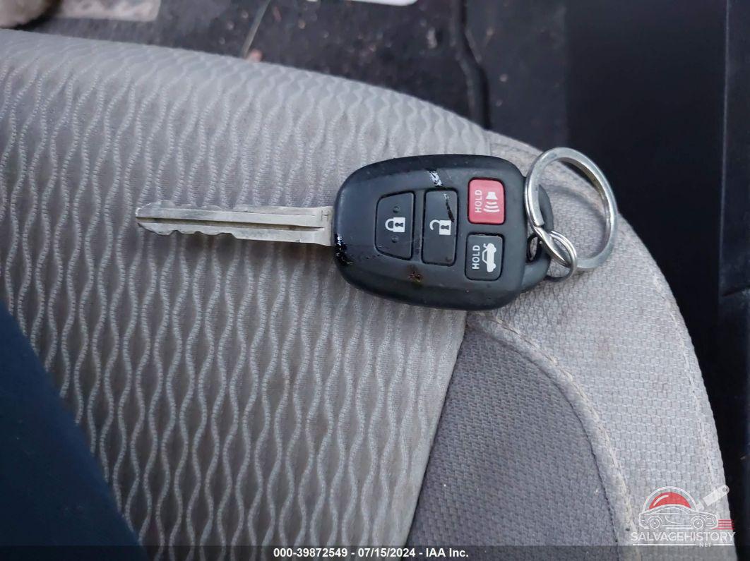 5YFBURHE3JP836426 2018 TOYOTA COROLLA photo no. 11