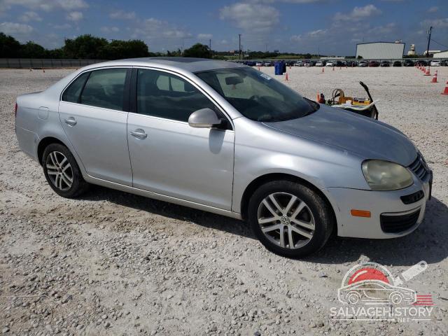 3VWSF71K55M628055 2005 VOLKSWAGEN JETTA photo no. 4
