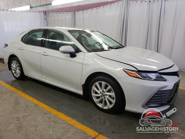 4T1R11AK2PU180039 2023 TOYOTA CAMRY photo no. 4