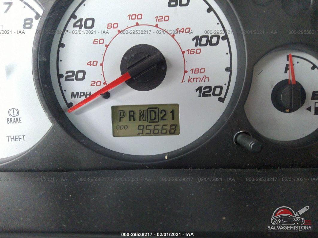 1FMCU93104KB37424 2004 FORD ESCAPE photo no. 7