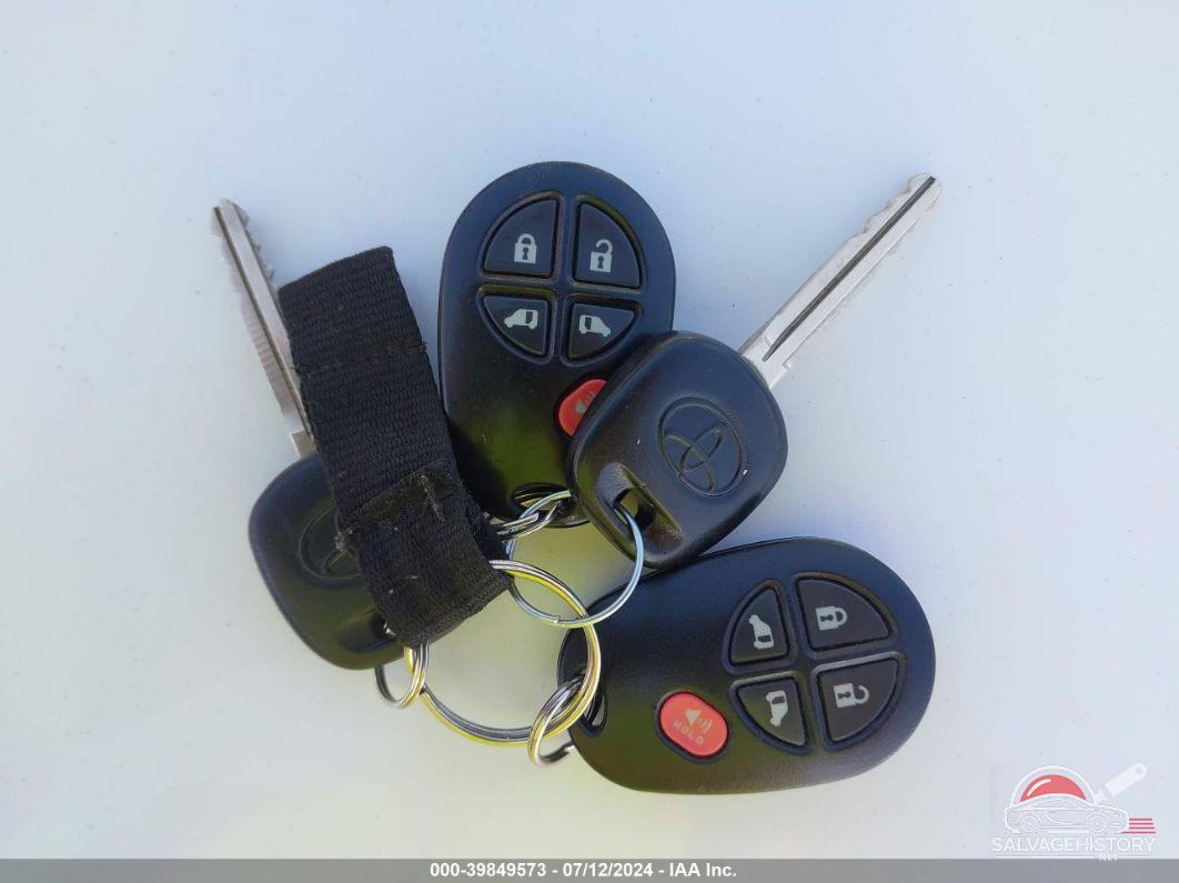 5TDKK3DC0DS284726 2013 TOYOTA SIENNA photo no. 11
