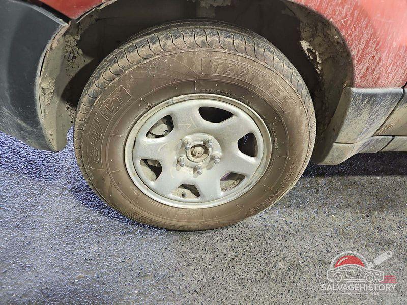 1FMCU93186KC34115 2006 FORD ESCAPE photo no. 9