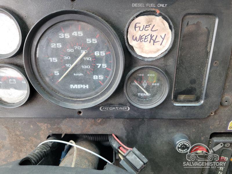 4UZAANBW91CJ22318 2001 FREIGHTLINER CHASSIS photo no. 2