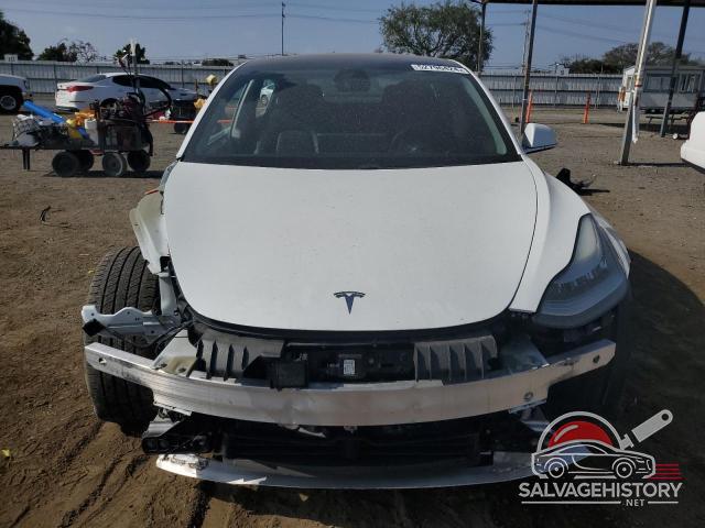5YJ3E1EA0JF051040 2018 TESLA MODEL 3 photo no. 5