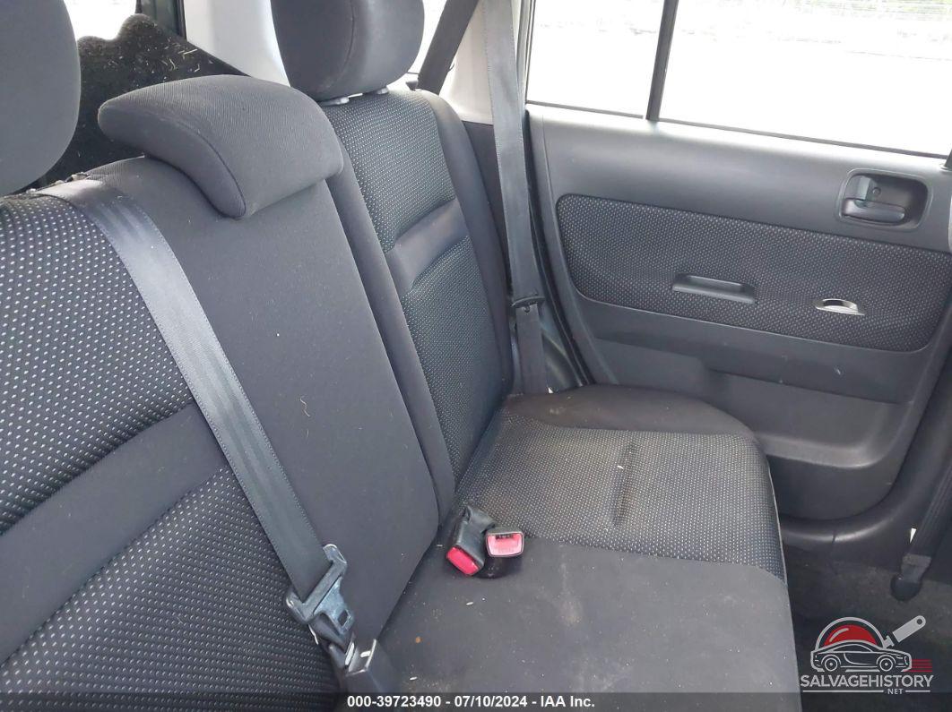 JTLKT324050188323 2005 SCION XB photo no. 8