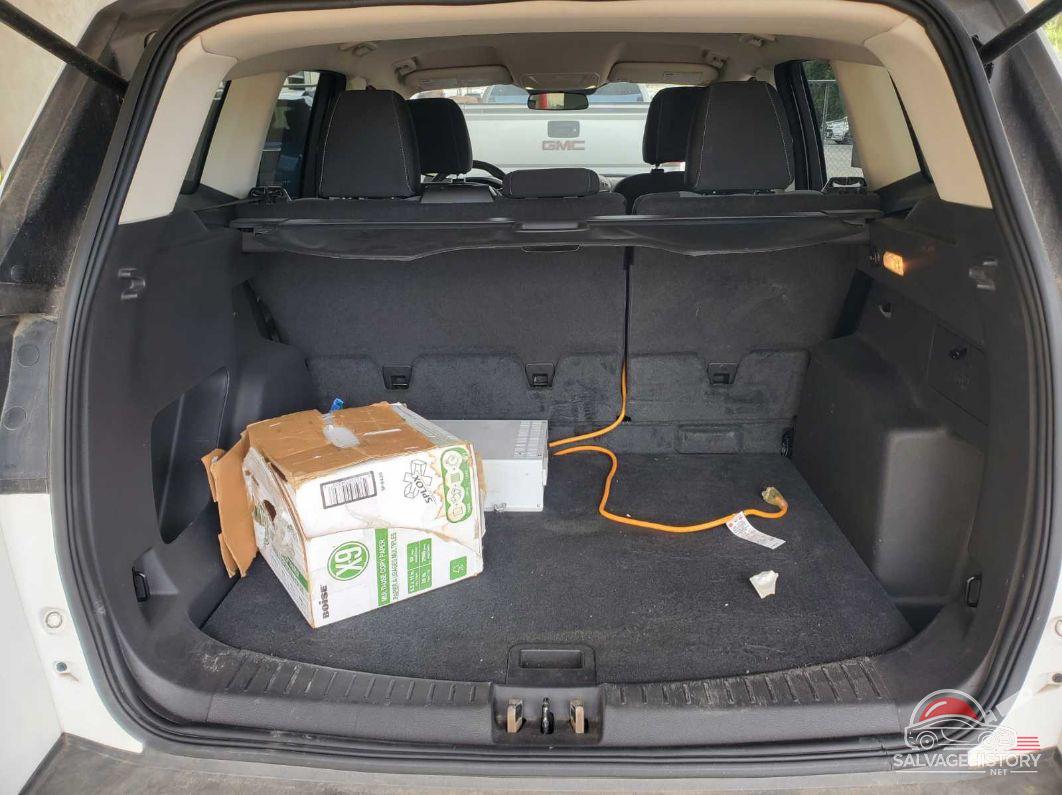 1FMCU0GD0HUE76808 2017 FORD ESCAPE photo no. 10