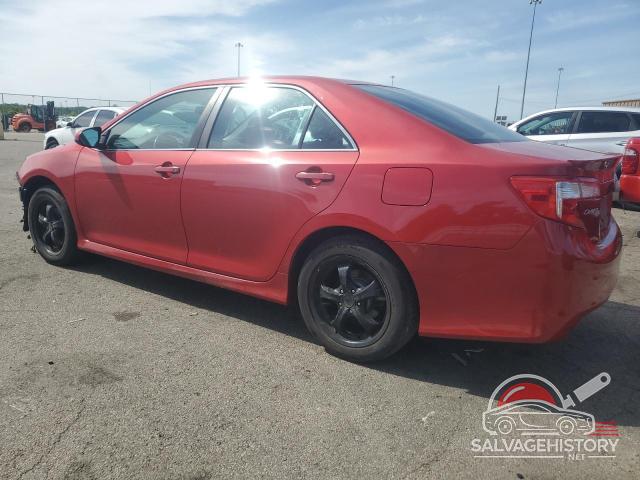 4T1BF1FKXEU809748 2014 TOYOTA CAMRY photo no. 2