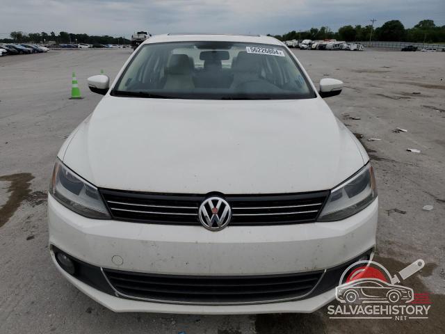 3VWLP7AJ6CM470315 2012 VOLKSWAGEN JETTA photo no. 5