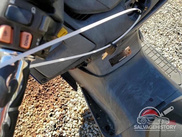JS1CP51A442101401 2004 SUZUKI AN650 K3 photo no. 8