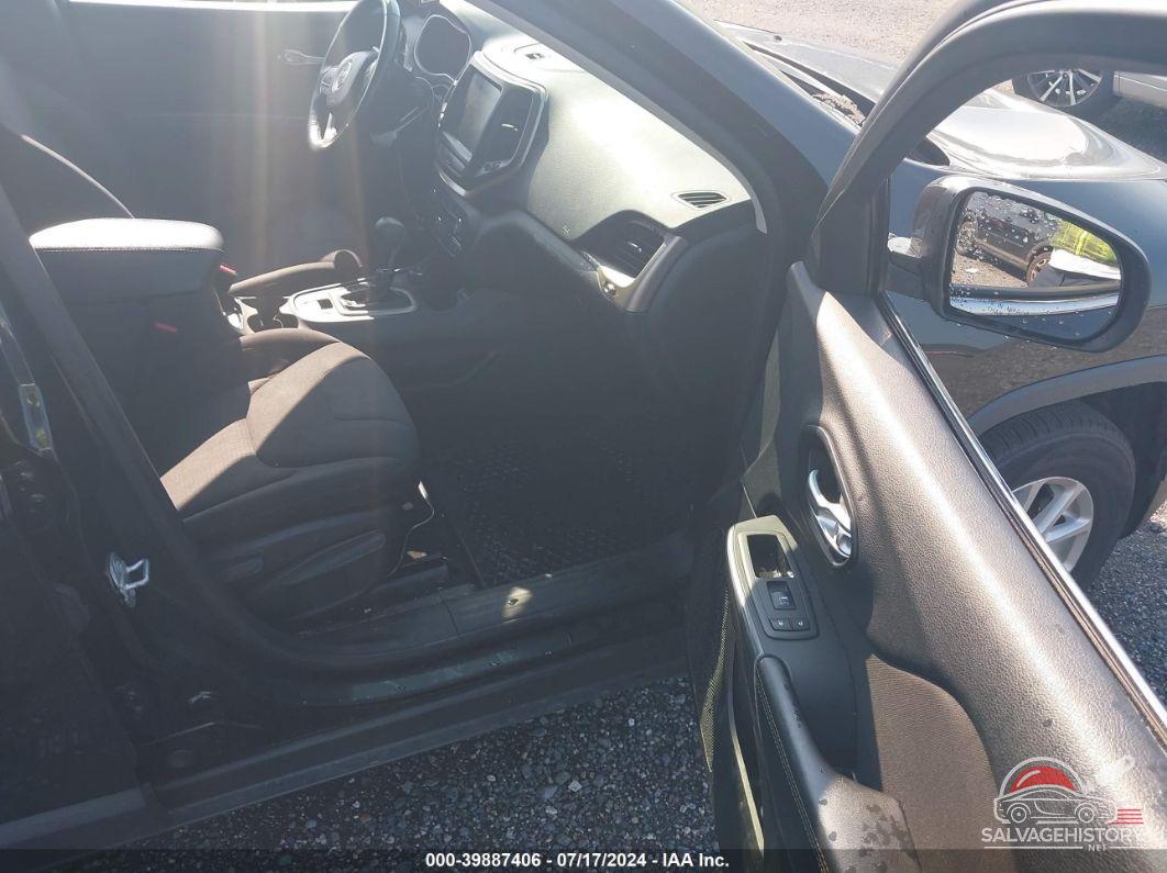 1C4PJMCB4FW764102 2015 JEEP CHEROKEE photo no. 5