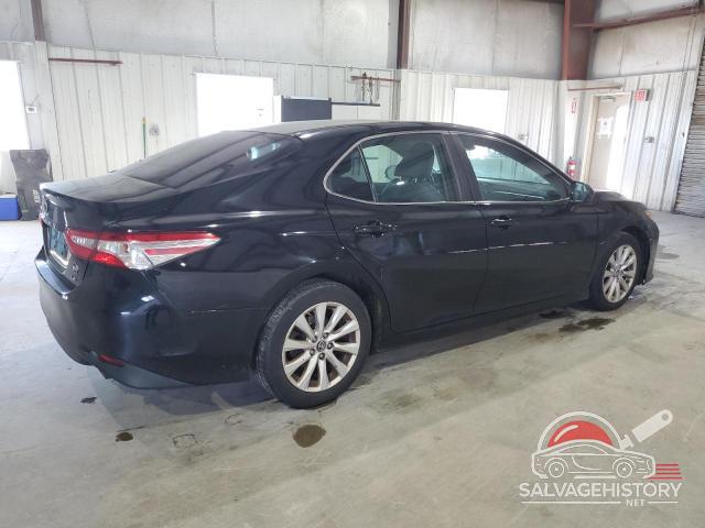 4T1B11HK3JU055601 2018 TOYOTA CAMRY photo no. 3