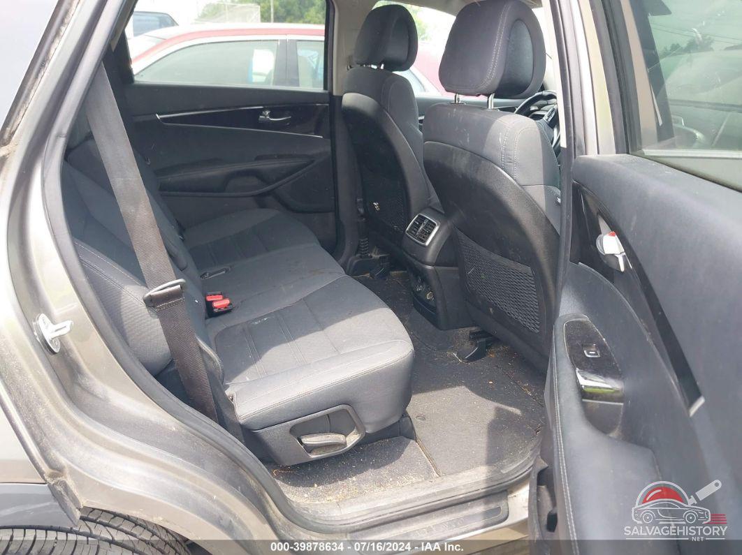 5XYPG4A39GG046599 2016 KIA SORENTO photo no. 8