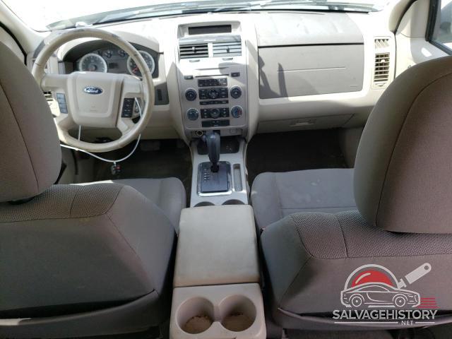 1FMCU93759KC69283 2009 FORD ESCAPE photo no. 8