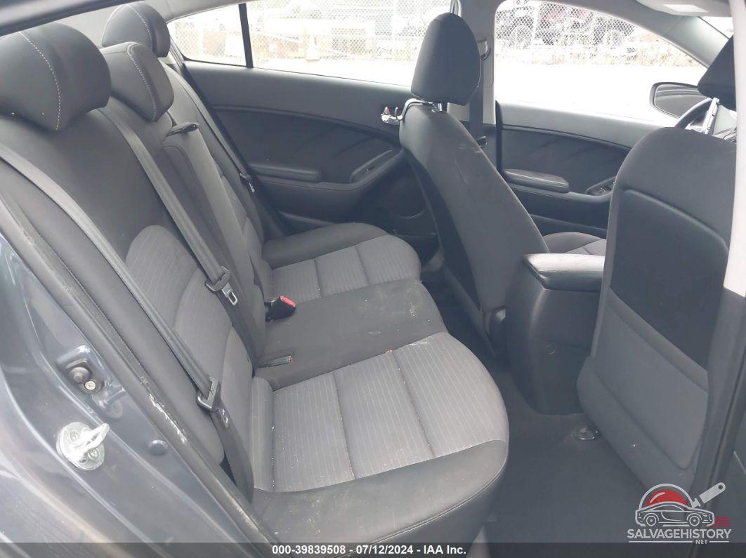 KNAFX4A67G5549110 2016 KIA FORTE photo no. 8