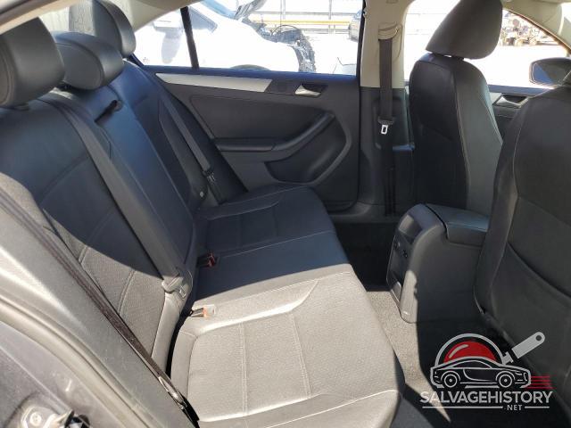 3VWDX7AJ6DM451897 2013 VOLKSWAGEN JETTA photo no. 10